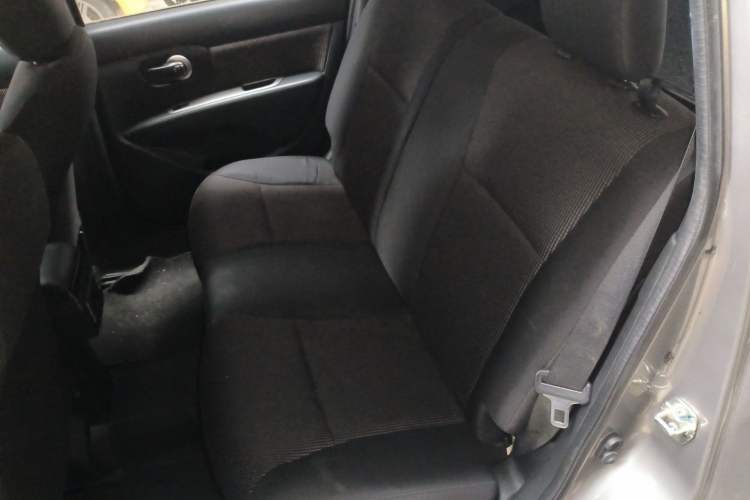 Used Nissan Livina 2010 Jingrui Edition 1.6L Automatic Smart Model Left Rear Seat