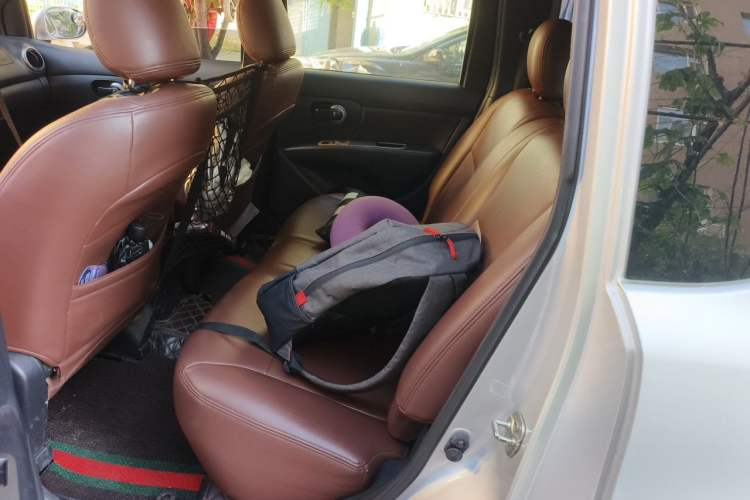 Used Nissan Livina 2010 Jingrui Edition 1.6L Automatic Smart Model Left Rear Seat