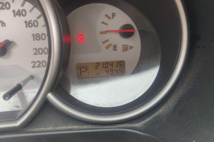 Used Nissan Livina 2010 Jingyue Edition 1.6L Automatic Supercharged Model Odometer Close Up