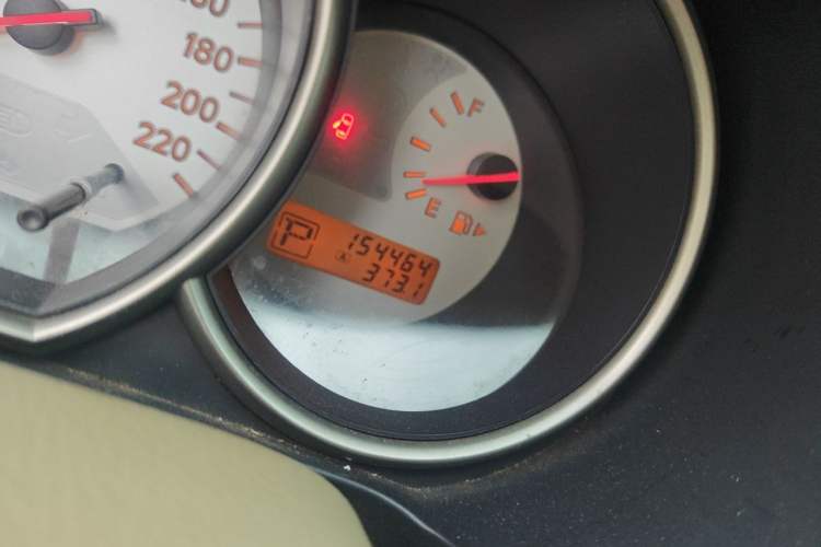 Used Nissan Livina 2010 Jingyue Edition 1.6L Automatic All-in-One Model Odometer Close Up