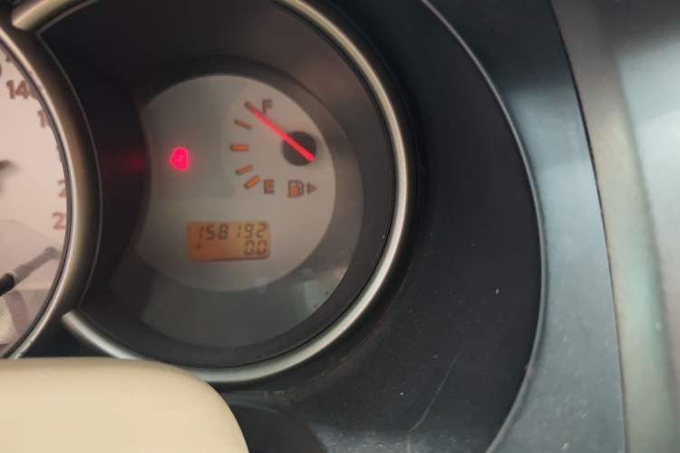 Used Nissan Livina 2010 Jingyue Edition 1.6L Manual All-Around Model Odometer Close Up