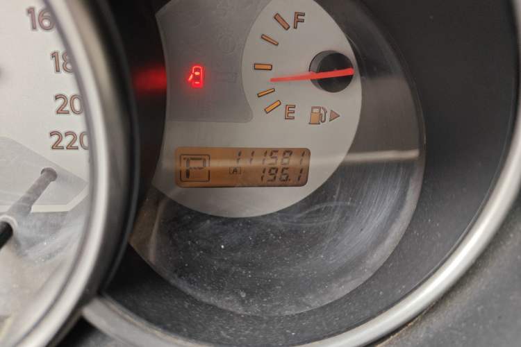 Used Nissan Livina 2010 JINRUI Edition 1.6L Automatic Standard Model Odometer Close Up