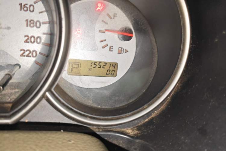 Used Nissan Livina 2010 Jingyue Edition 1.6L Automatic Supercharged Model Odometer Close Up