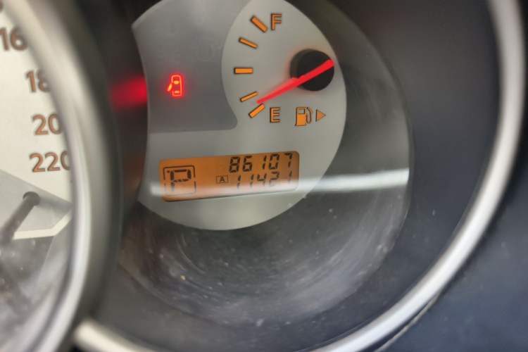 Used Nissan Livina 2010 JINRUI Edition 1.6L Automatic Standard Model Odometer Close Up