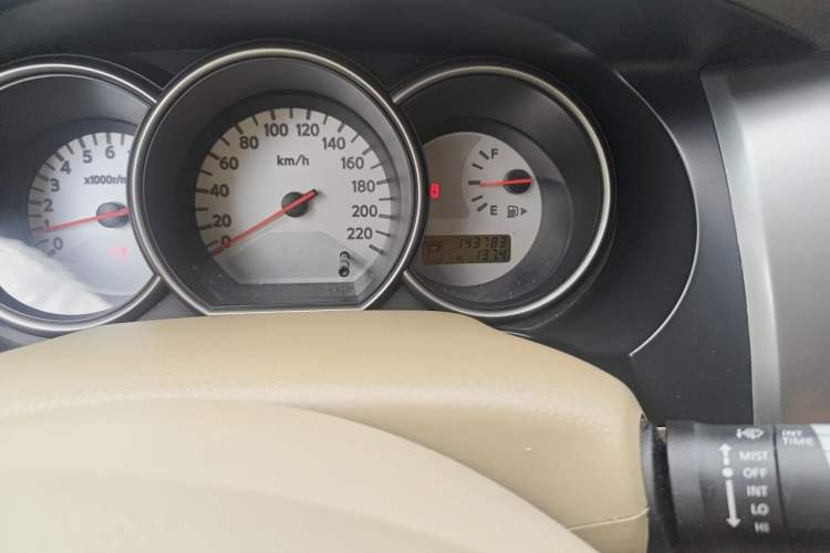 Used Nissan Livina 2010 Jingyue Edition 1.6L Automatic All-in-One Model Odometer Close Up