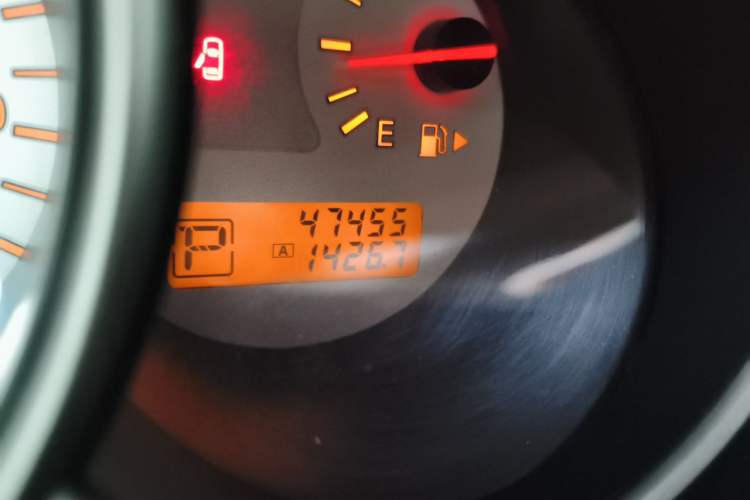 Used Nissan Livina 2010 Jingyue Edition 1.6L Automatic All-in-One Model Odometer Close Up