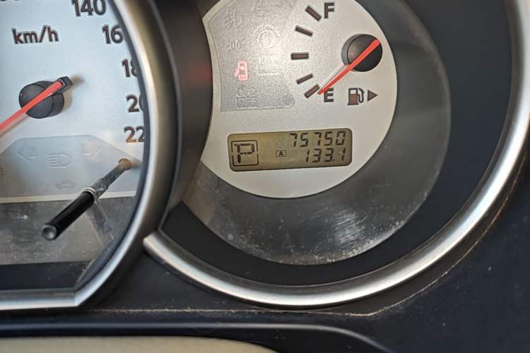 Used Nissan Livina 2010 Jingyue Edition 1.6L Automatic All-in-One Model Odometer Close Up