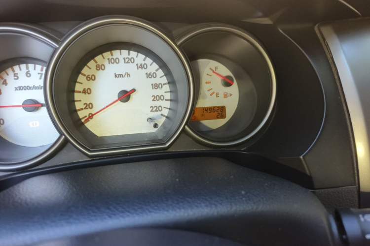 Used Nissan Livina 2010 Jingrui Edition 1.6L Automatic Smart Model Odometer Close Up