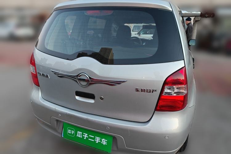 Used Nissan Livina 2010 Jingyue Edition 1.6L Manual All-Around Model Rear