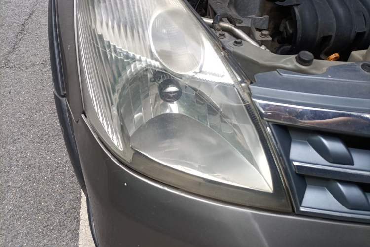 Used Nissan Livina 2010 JINRUI Edition 1.6L Automatic Standard Model Right Front Headlight