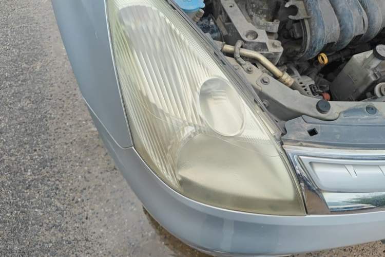 Used Nissan Livina 2010 Jingyue Edition 1.6L Automatic All-in-One Model Right Front Headlight