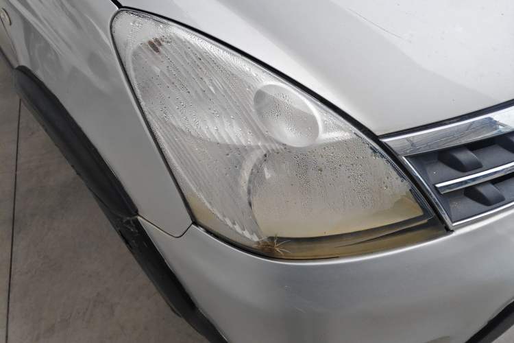 Used Nissan Livina 2010 Jingrui Edition 1.6L Manual Standard Model Right Front Headlight