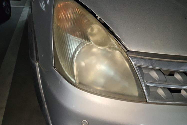 Used Nissan Livina 2010 Jingrui Edition 1.6L Manual Standard Model Right Front Headlight