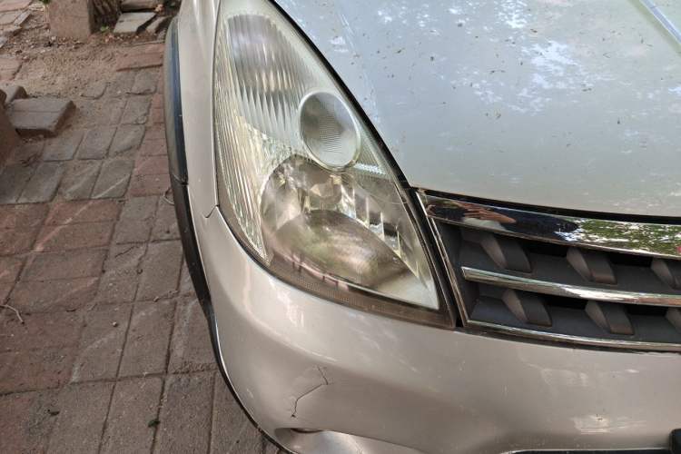 Used Nissan Livina 2010 JINRUI Edition 1.6L Automatic Standard Model Right Front Headlight
