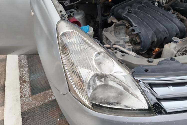 Used Nissan Livina 2010 Jingyue Edition 1.6L Automatic All-in-One Model Right Front Headlight