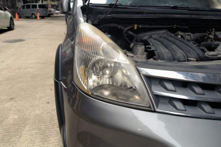 Used Nissan Livina 2010 Jingrui Edition 1.6L Automatic Smart Model Right Front Headlight