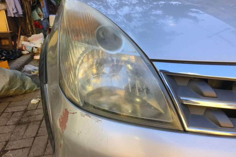 Used Nissan Livina 2010 Jingrui Edition 1.6L Automatic Smart Model Right Front Headlight