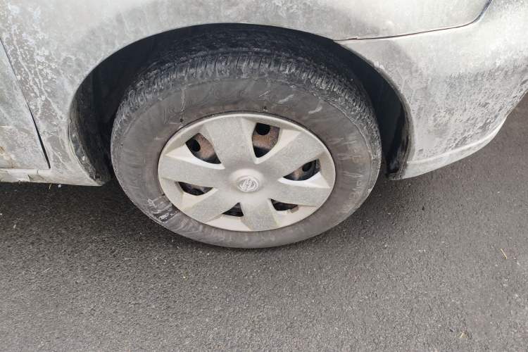 Used Nissan Livina 2010 Jingyue Edition 1.6L Manual All-Around Model Right Front Wheel Hub