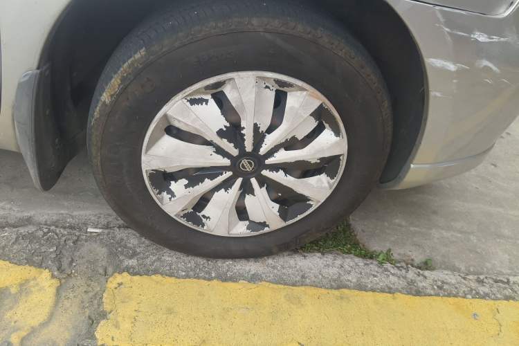 Used Nissan Livina 2010 Jingyue Edition 1.6L Automatic Supercharged Model Right Front Wheel Hub