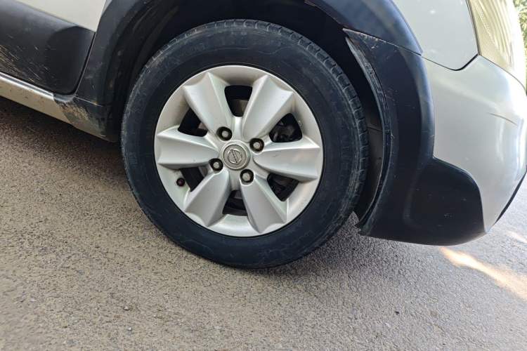 Used Nissan Livina 2010 Jingrui Edition 1.6L Automatic Smart Model Right Front Wheel Hub