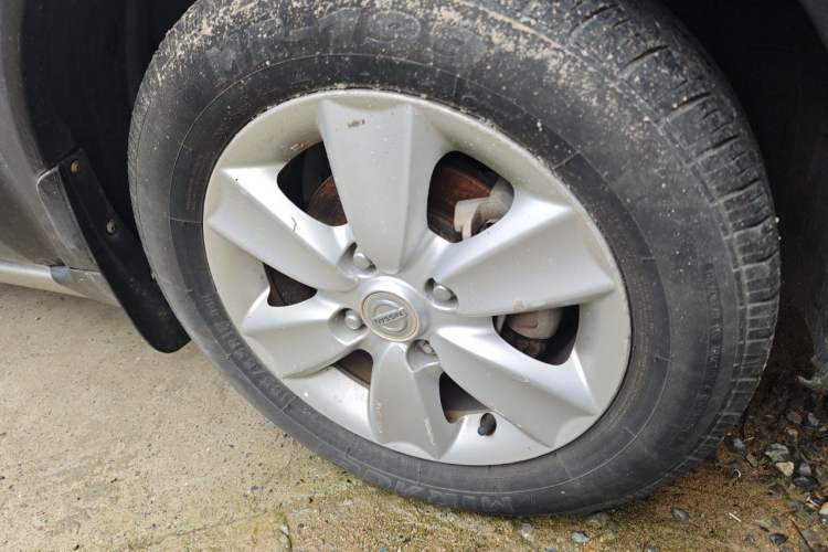 Used Nissan Livina 2010 Jingrui Edition 1.6L Manual Standard Model Right Front Wheel Hub