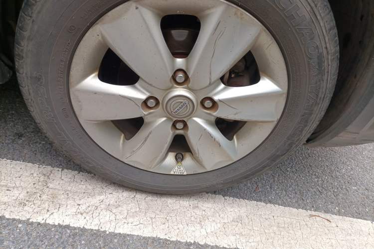 Used Nissan Livina 2010 JINRUI Edition 1.6L Automatic Standard Model Right Front Wheel Hub