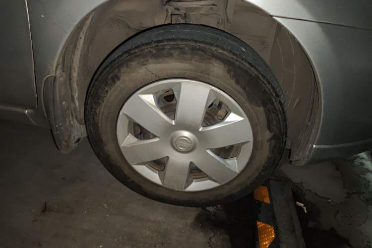Used Nissan Livina 2010 Jingyue Edition 1.6L Manual All-Around Model Right Front Wheel Hub