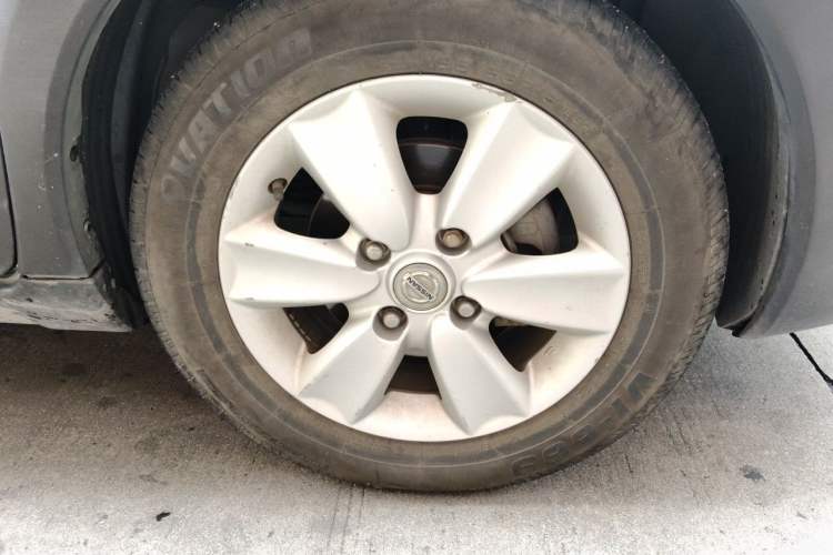 Used Nissan Livina 2010 Jingrui Edition 1.6L Automatic Smart Model Right Front Wheel Hub