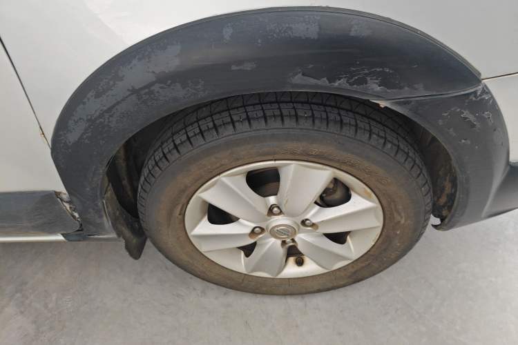 Used Nissan Livina 2010 Jingrui Edition 1.6L Manual Standard Model Right Front Wheel Hub