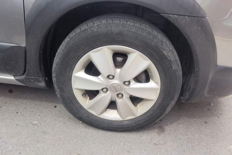 Used Nissan Livina 2010 Jingrui Edition 1.6L Automatic Smart Model Right Front Wheel Hub
