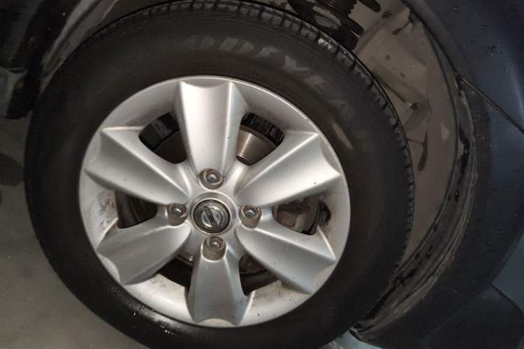 Used Nissan Livina 2010 Jingrui Edition 1.6L Manual Standard Model Right Front Wheel Hub