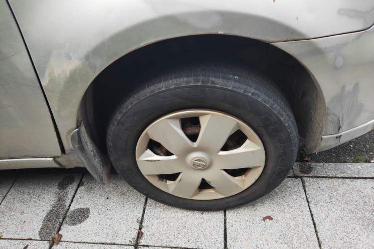 Used Nissan Livina 2010 Jingyue Edition 1.6L Manual All-Around Model Right Front Wheel Hub