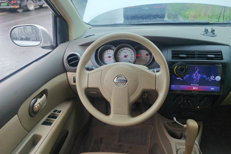 Used Nissan Livina 2010 Jingyue Edition 1.6L Automatic All-in-One Model Steering Wheel