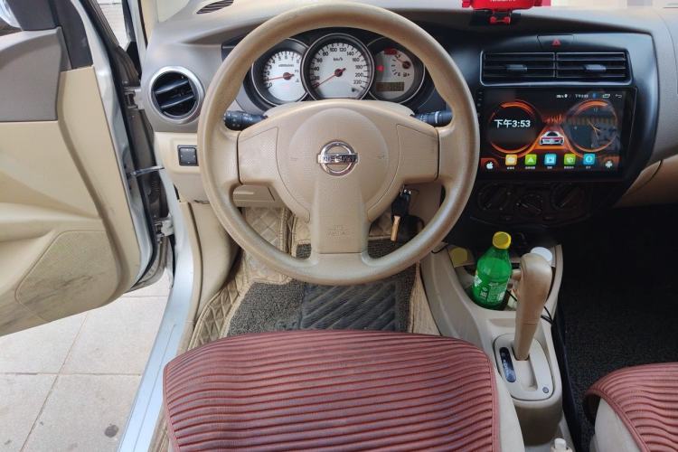 Used Nissan Livina 2010 Jingyue Edition 1.6L Automatic All-in-One Model Steering Wheel