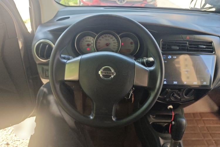 Used Nissan Livina 2010 JINRUI Edition 1.6L Automatic Standard Model Steering Wheel