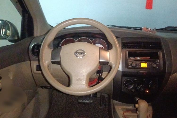 Used Nissan Livina 2010 Jingyue Edition 1.6L Automatic Supercharged Model Steering Wheel