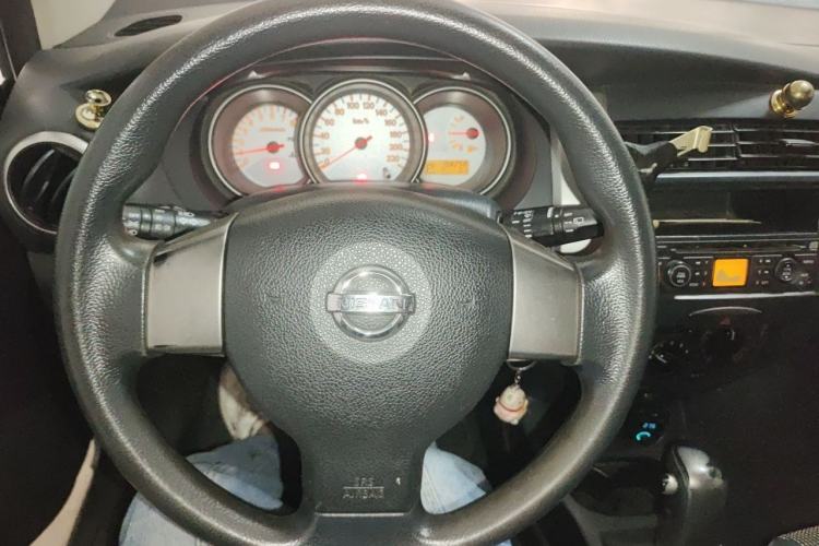 Used Nissan Livina 2010 JINRUI Edition 1.6L Automatic Standard Model Steering Wheel