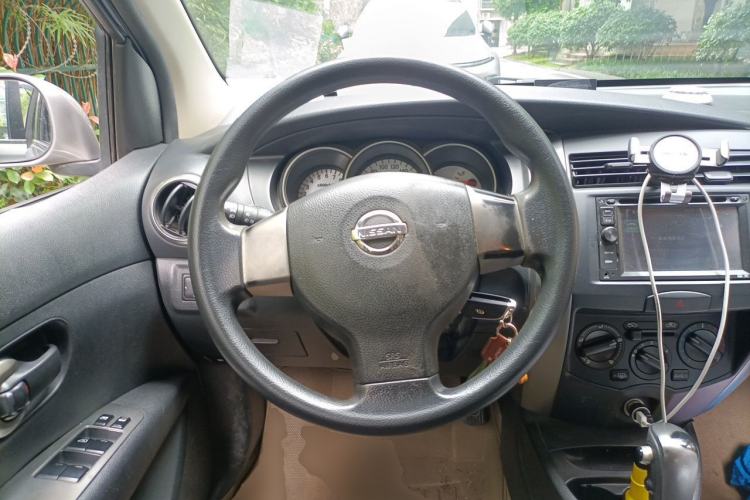 Used Nissan Livina 2010 JINRUI Edition 1.6L Automatic Standard Model Steering Wheel