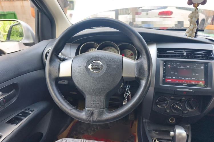 Used Nissan Livina 2010 JINRUI Edition 1.6L Automatic Standard Model Steering Wheel