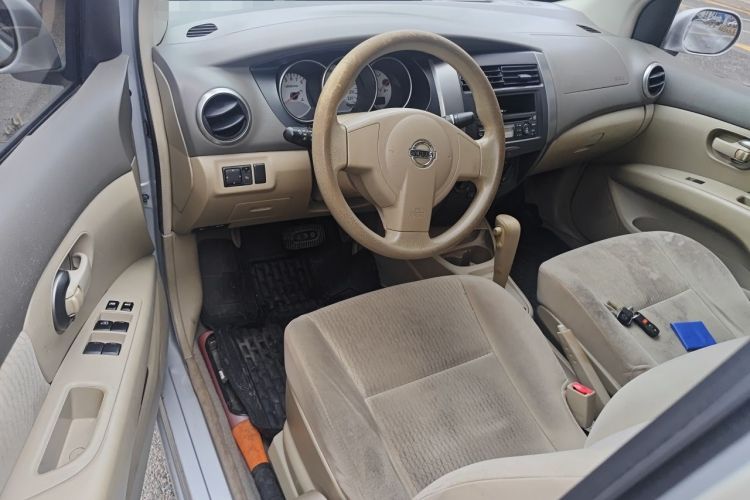 Used Nissan Livina 2010 Jingyue Edition 1.6L Automatic All-in-One Model Steering Wheel