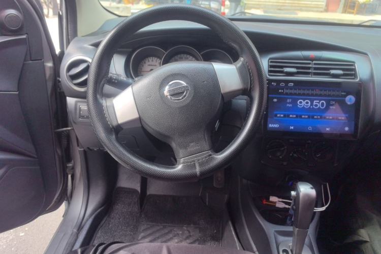 Used Nissan Livina 2010 Jingrui Edition 1.6L Automatic Smart Model Steering Wheel