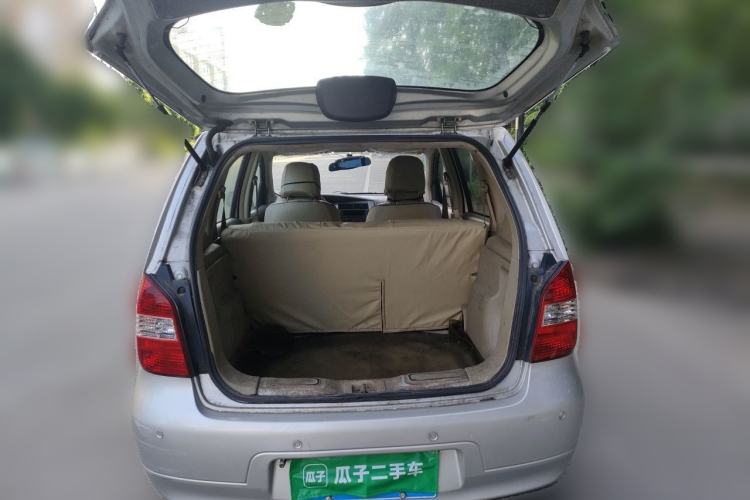 Used Nissan Livina 2010 Jingyue Edition 1.6L Manual All-Around Model Trunk