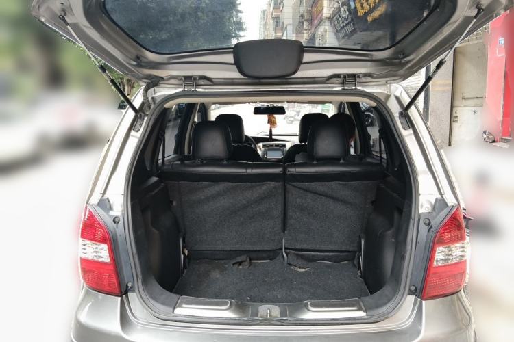Used Nissan Livina 2010 Jingrui Edition 1.6L Automatic Smart Model Trunk
