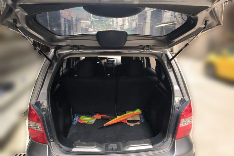 Used Nissan Livina 2010 Jingrui Edition 1.6L Automatic Smart Model Trunk