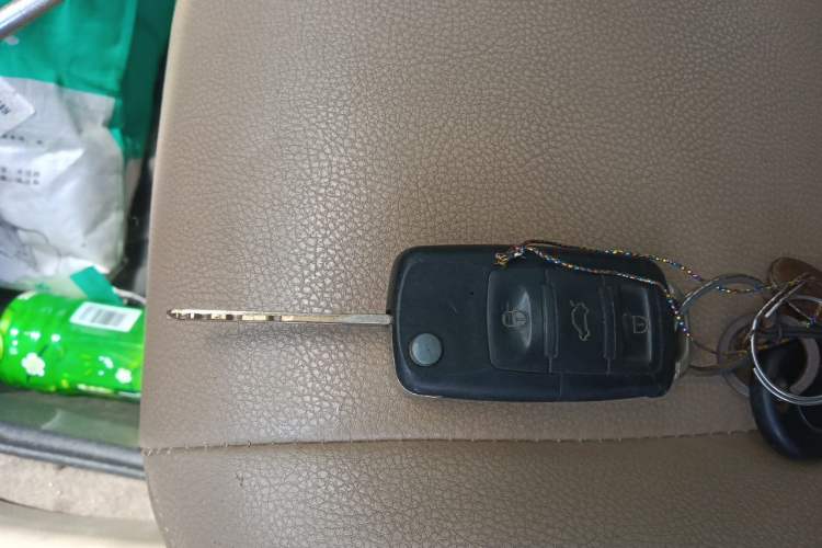 Used Nissan Livina 2010 Jingyue Edition 1.6L Automatic XuanNeng Model Vehicle Key
