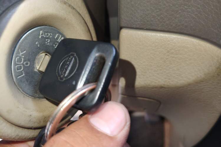 Used Nissan Livina 2010 Jingyue Edition 1.6L Automatic All-in-One Model Vehicle Key