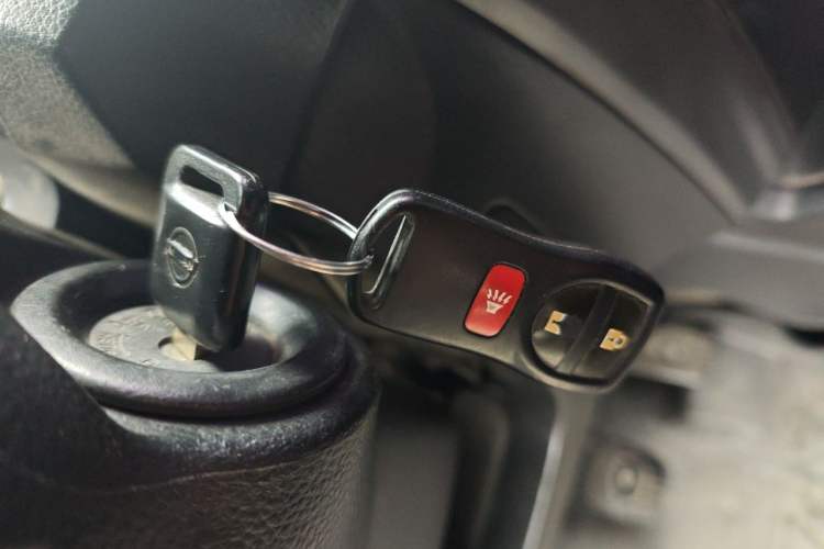 Used Nissan Livina 2010 Jingrui Edition 1.6L Manual Standard Model Vehicle Key