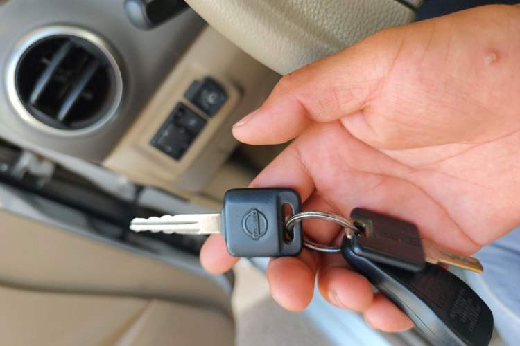 Used Nissan Livina 2010 Jingyue Edition 1.6L Manual All-Around Model Vehicle Key