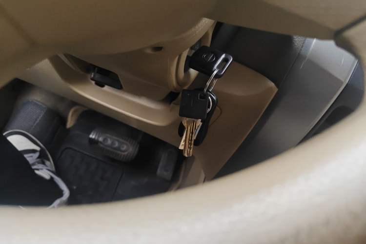 Used Nissan Livina 2010 Jingyue Edition 1.6L Automatic All-in-One Model Vehicle Key