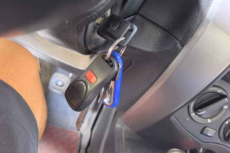 Used Nissan Livina 2010 Jingrui Edition 1.6L Manual Standard Model Vehicle Key